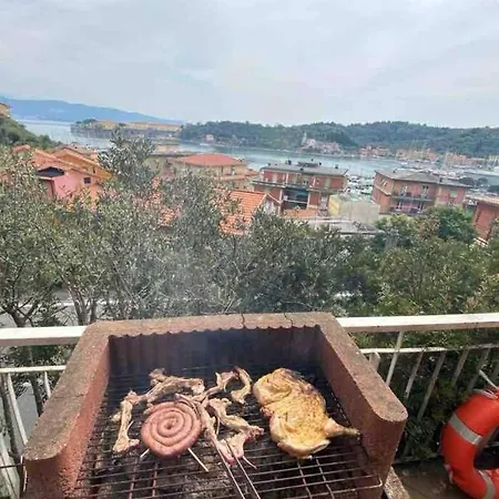 בית נופש La Terrazza Degli Ulivi פורטו ונרה